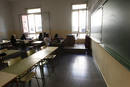 Los alumnos esperan en un aula del IES Lope de Vega de Madrid la llegada de su profesor en la primera jornada de huelga