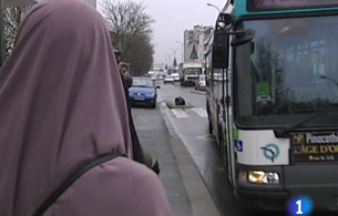 Ver v&iacute;deo  'Los diputados franceses han estudiado la posible regulaci&oacute;n del uso del burka en Francia'