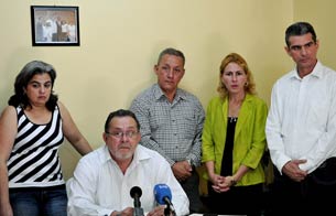 Ver v&iacute;deo  'Los disidentes reciben bien la decisi&oacute;n de Obama de levantar las restricciones'