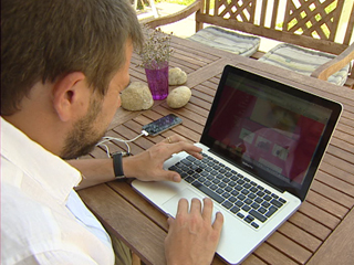 Ver v&iacute;deo  'Los ejecutivos espa&ntilde;oles no logran desconectar en vacaciones'