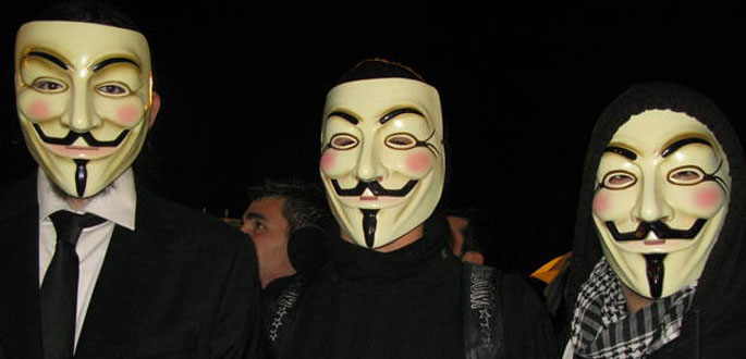 Los manifestantes que protestaron contra la ley Sinde llevaban puesta la careta de Guy Fawkes, de 'V de Vendetta' Los manifestantes que protestaron contra la ley Sinde llevaban puesta la careta de Guy Fawkes, de 'V de Vendetta'