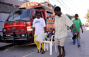 Ver v&iacute;deo  'Los ni&ntilde;os haitianos en proceso de adopci&oacute;n por familias espa&ntilde;olas est&aacute;n bien'