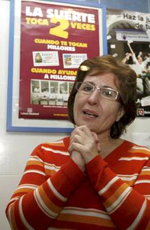 Concepción Jiménez, la lotera, feliz por repartir los premios entre "gente humilde" Concepción Jiménez, la lotera, feliz por repartir los premios entre "gente humilde"