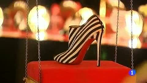 Ver v&iacute;deo  'Louboutin y Saint Laurent discuten...por la suela de un zapato'