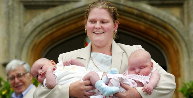 WORLD'S FIRST TEST TUBE BABY LOUISE BROWN FACES MEDIA FOR 25TH