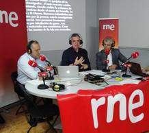 De izquierda a derecha, el consejero delegado de la Central Hidroel&eacute;ctrica del Hierro, Juan Manuel Quintero; Juan Ram&oacute;n Lucas y el presidente del cabildo insular, Alpidio Armas.
