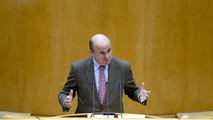 Ir al Video&nbsp;Luis de Guindos: "Las pensiones est&aacute;n absolutamente garantizadas"