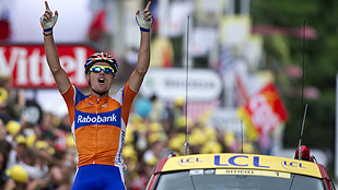 Ver v&iacute;deo  'Luis Le&oacute;n S&aacute;nchez gana la primera etapa de los Pirineos'
