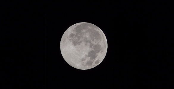 La Luna se acerca a la Tierra, pero se esconde en el cielo La Luna se acerca a la Tierra, pero se esconde en el cielo