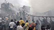 Ir al Video&nbsp;Luto en Nigeria por un accidente de avi&oacute;n sin supervivientes