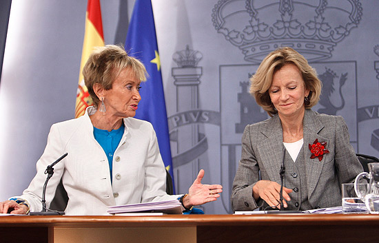 El Gobierno aumenta el IVA y suprime la deducci&oacute;n de los 400 euros