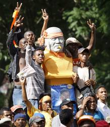 L&Iacute;DER OPOSITOR RAJOELINA SE PROCLAMA "JEFE" DEL PA&Iacute;S Y EL PRESIDENTE DIMITE