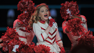 Ver v&iacute;deo  'Madonna deslumbra a su p&uacute;blico con un gran espect&aacute;culo en Barcelona'