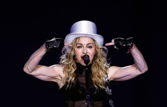 Madonna llega a Barcelona con su gira 'Sticky&sweet'