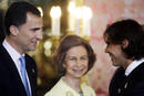 Nadal saluda a la Reina y al Pr&iacute;ncipe Felipe, durante la velada en apoyo a la candidatura.