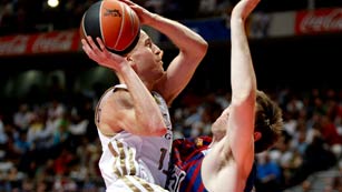 Ver v&iacute;deo  'El Madrid da un paso hacia la final (85-59)'