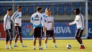 Ver vídeo 'El Madrid debe solventar la Copa tras su tropiezo liguero ante el Betis'
