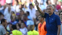 Ir al Video&nbsp;El Madrid dice adi&oacute;s a Mourinho y la Premier ya le saluda