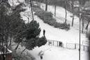 La nieve cubre el Cerro del T&iacute;o P&iacute;o, popularmente conocido como parque de las siete tetas, en el distrito de Vallecas (Madrid).