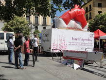 'Madrid Positivo' monta su unidad m&oacute;vil de informaci&oacute;n y diagn&oacute;stico en Lavapi&eacute;s