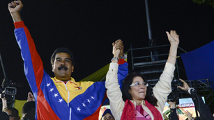 Ver vídeo  'Maduro vence en Venezuela por 235.000 votos'