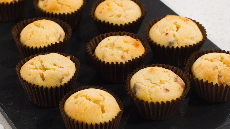 Saber Cocinar - Magdalenas saladas de jam&oacute;n y pasas