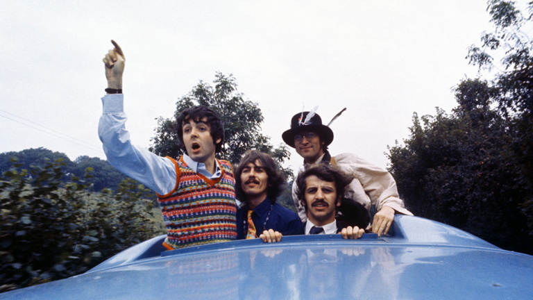 La Noche Tem&aacute;tica - Magical Mistery Tour - Primeros minutos