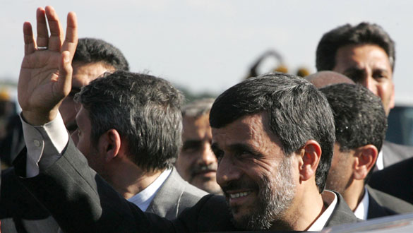 Mahmoud Ahmadinejad durante su &uacute;ltima visita a Uganda