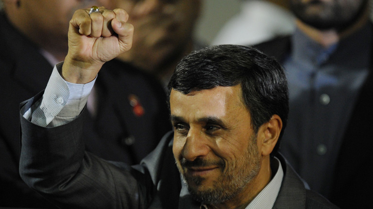Ahmadineyad inicia su gira por Venezuela en busca de apoyos para su programa nuclear