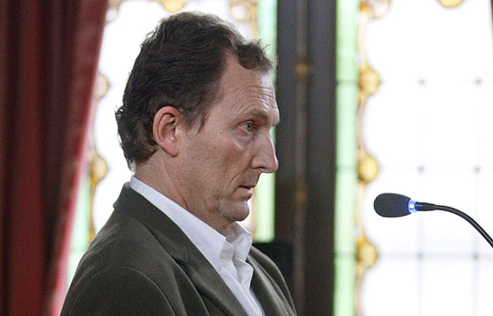 Mainar dice que se invent&oacute; una "ficci&oacute;n teatral"