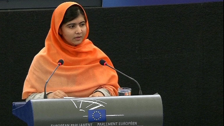 Malala dedica el premio Sájarov a los comprometidos en Pakistán y pide colaboración a la UE
