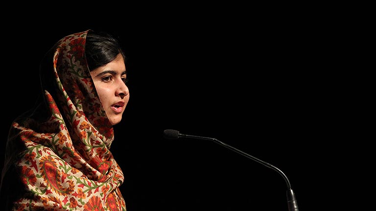La joven paquistaní Malala Yousafzai, galardonada con el Premio Sájarov del Parlamento Europeo
