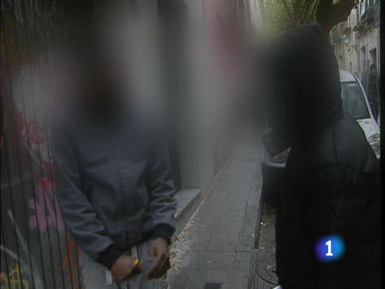 Reporteros del telediario - Amnist&iacute;a Internacional denuncia el trato vejatorio que reciben en Espa&ntilde;a los menores internados en centros