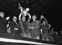 El Manchester United alz&oacute; su primera Copa de Europa en 1968, en Wembley.