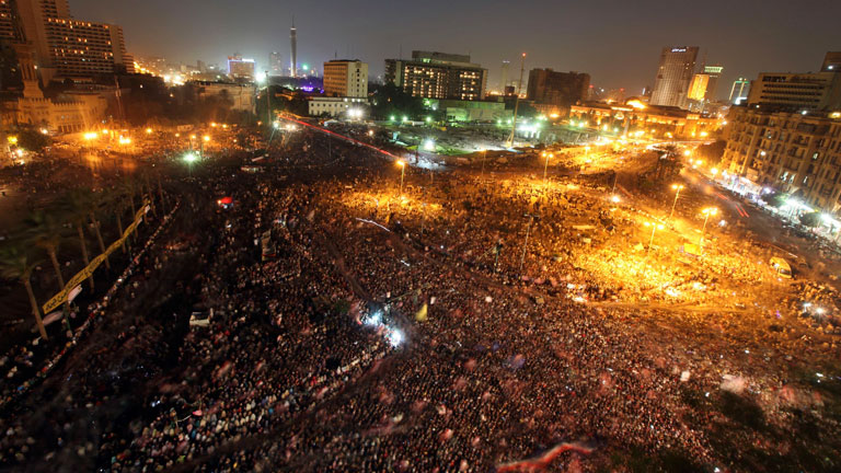 Masiva manifestaci&oacute;n en Tahrir contra la Junta Militar