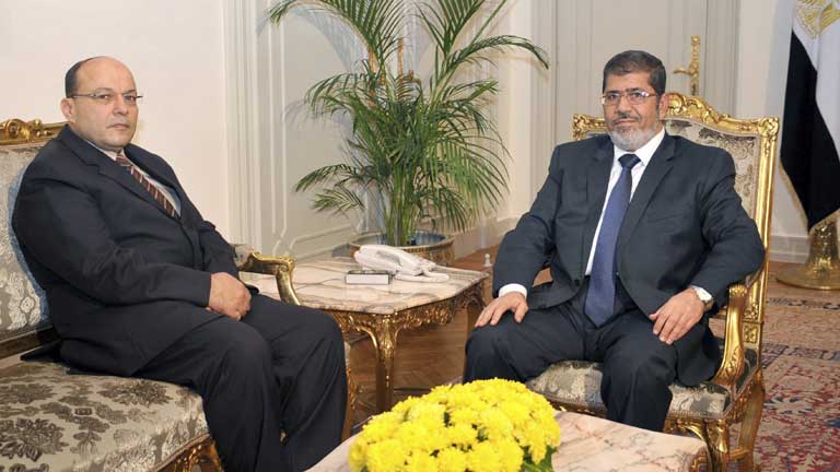 Nuevas reformas otorgan a Mohamed Mursi el control casi absoluto del gobierno egipcio