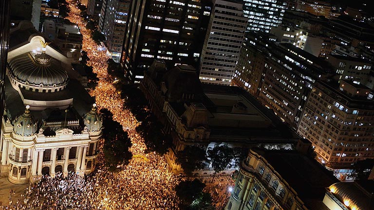 Miles de manifestantes protagonizan las mayores protestas de los &uacute;ltimos 20 a&ntilde;os en Brasil