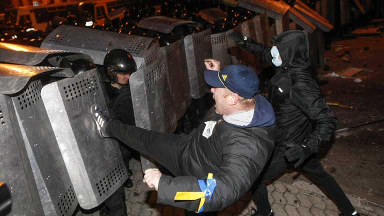 Momentos de tensión en las manifestaciones de Ucrania