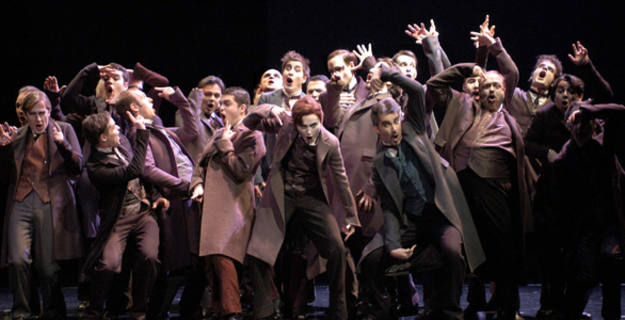 Es una adaptación de tres narraciones fantásticas del escritor romántico alemán E.T.A. Hoffmann Es una adaptación de tres narraciones fantásticas del escritor romántico alemán E.T.A. Hoffmann