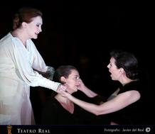 Núria Espert protagoniza la ópera 'Aidanamar', del compositor argentino Osvaldo Golijov, junto a Núria Rial y la soprano Jessica Rivera Núria Espert protagoniza la ópera 'Aidanamar', del compositor argentino Osvaldo Golijov, junto a Núria Rial y la soprano Jessica Rivera