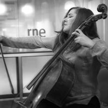 La violonchelista estadounidense Alisa Weilerstein, con ocasión de su visita al programa 'Los clásicos' de Radio Nacional La violonchelista estadounidense Alisa Weilerstein, con ocasión de su visita al programa 'Los clásicos' de Radio Nacional