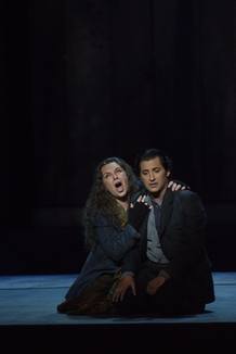 Una escena de 'Il trovatore', con Ekaterina Semenchuk y Jorge de Le&oacute;n