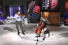 Los hermanos Alberto y Pablo Martos, violonchelo y violín, que forman parte activa de la Fundación Barenboim - Said desde su fundación, interpretan los dos primeros números de las variaciones Goldberg de Bach Los hermanos Alberto y Pablo Martos, violonchelo y violín, que forman parte activa de la Fundación Barenboim - Said desde su fundación, interpretan los dos primeros números de las variaciones Goldberg de Bach