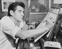 El joven Leonard Bernstein, durante la composici&oacute;n de su obra m&aacute;s conocida, el musical "West Side Story"