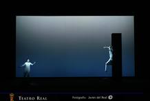 mano-pelleas-6 El drama romántico de Maurice Maeterlink, reinterpretado por Debussy, visto con la mirada de Bob Wilson, pleno de imágenes intensas de poesía y dramatismo mano-pelleas-6 El drama romántico de Maurice Maeterlink, reinterpretado por Debussy, visto con la mirada de Bob Wilson, pleno de imágenes intensas de poesía y dramatismo