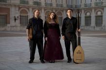 Concierto celebrado en la Capilla Real del Palacio de Aranjuez, con la soprano Raquel Andueza, Jesús Fernández Baena, intérprete de la tiorba y Pierre Pitzl, al frente de la guitarra barroca. Concierto celebrado en la Capilla Real del Palacio de Aranjuez, con la soprano Raquel Andueza, Jesús Fernández Baena, intérprete de la tiorba y Pierre Pitzl, al frente de la guitarra barroca.