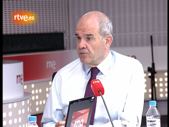 Ir al Video&nbsp;Manuel Chaves en En d&iacute;as como hoy de RNE: Rajoy "no est&aacute; en la realidad"