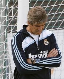 El futuro de Manuel Pellegrini también es objeto de debate en los medios internacionales. El futuro de Manuel Pellegrini también es objeto de debate en los medios internacionales.