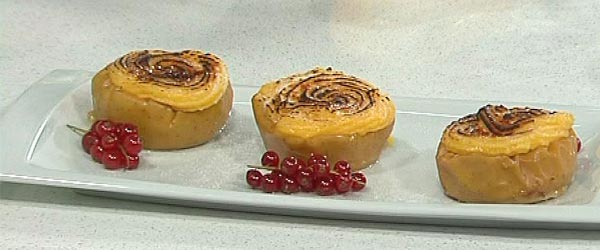 Manzanas asadas caramelizadas propuestas por Sergio Fern&aacute;ndez en Saber Cocinar.