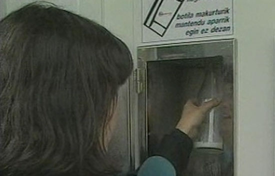 Primera m&aacute;quina expendedora de leche de Espa&ntilde;a